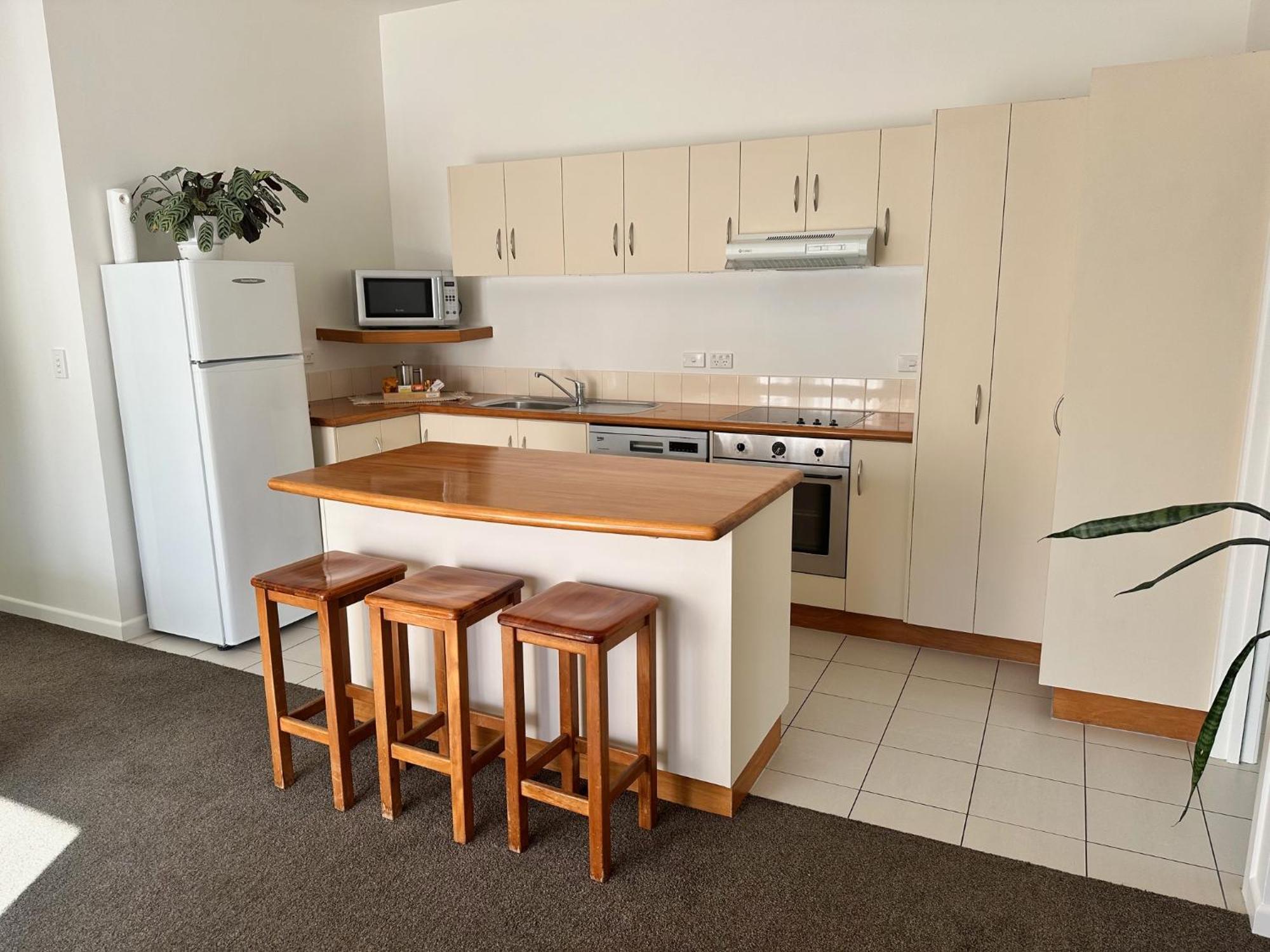 Ocean Beach Motor Lodge Гисборн Экстерьер фото