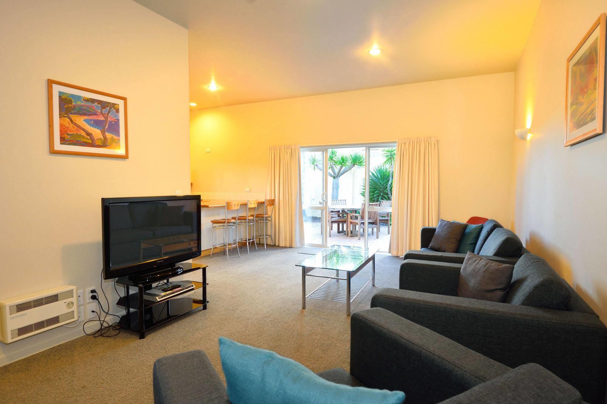 Ocean Beach Motor Lodge Гисборн Экстерьер фото