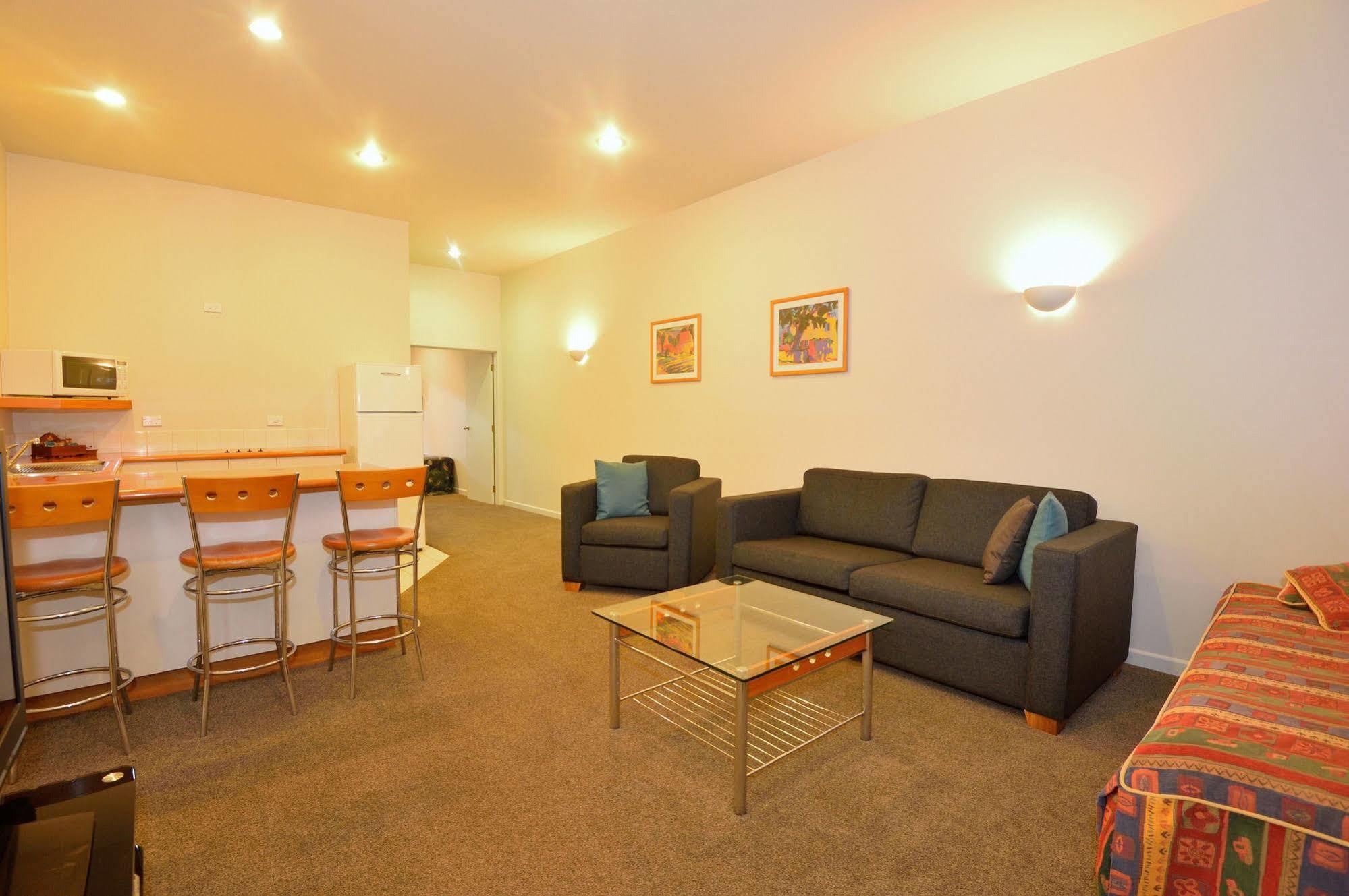 Ocean Beach Motor Lodge Гисборн Экстерьер фото
